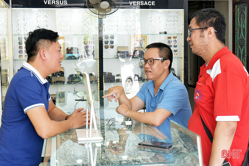 Kinh doanh kính thuốc là ngành nghề có điều kiện. Ảnh minh họa 3.jpg