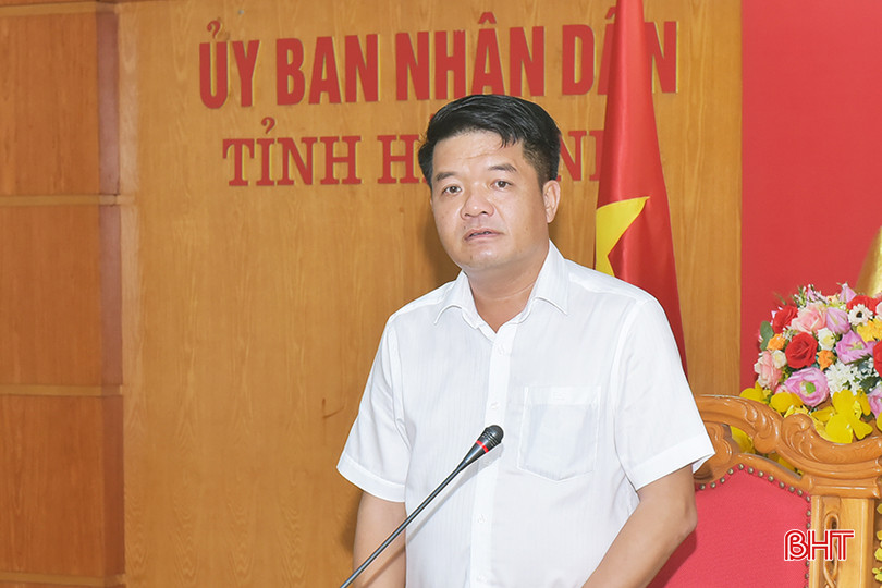 Chủ tịch Ủy ban MTTQ tỉnh Trần Nhật Tân đánh giá cao chất lượng các tiêu chí, mức độ hài lòng của người dân tại các địa phương xét công nhận đạt chuẩn trong đợt này. 4.jpg