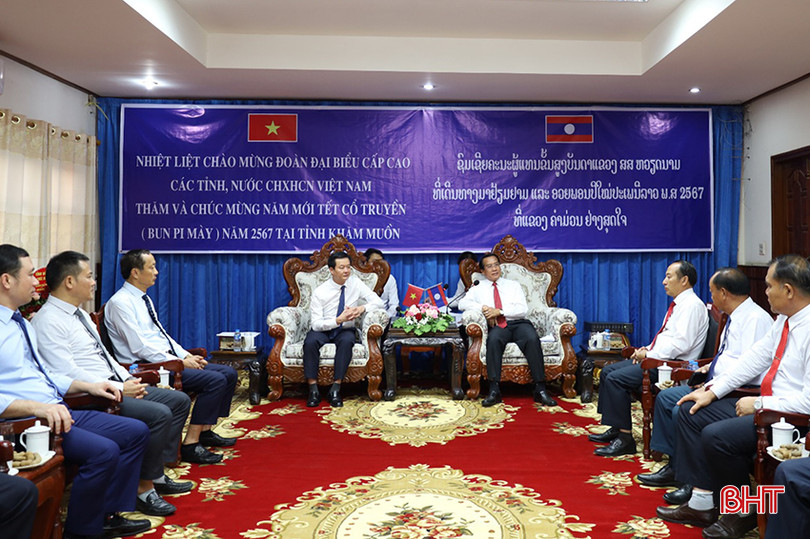 Đoàn công tác tỉnh Hà Tĩnh đến chúc Tết tại tỉnh Khăm Muồn. 2.jpg