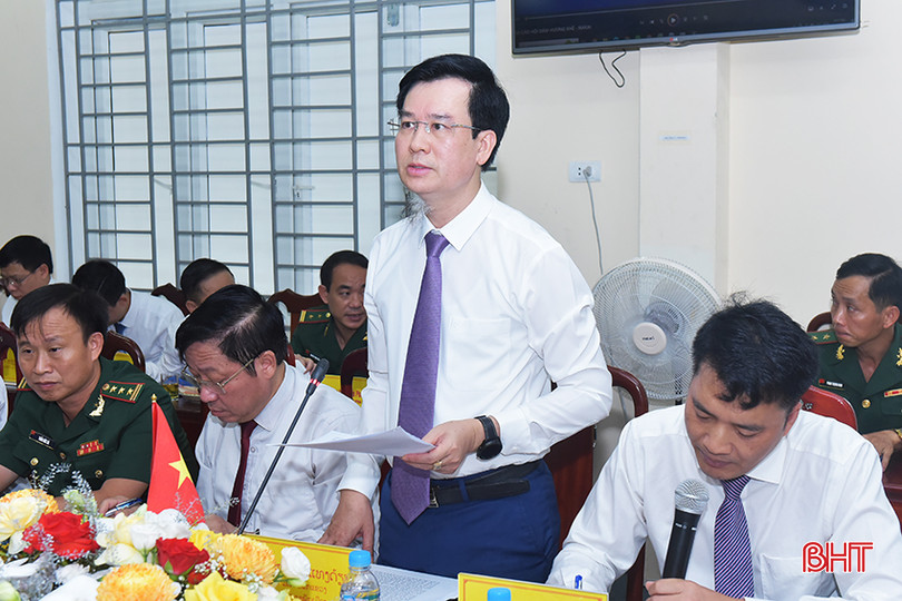 Bí thư Huyện ủy Hương Khê Nguyễn Thanh Điện: Huyện Hương Khê và huyện NaKai có mối quan hệ gắn kết đặc biệt, có chung với nhau hơn 51 km đường biên giới, tạo điều kiện thuận lợi cho Nhân dân 2 huyện giao thương và qua lại thăm thân… Đây là cơ sở, nền tảng vững chắc tạo mối quan hệ hợp tác giữa 2 địa phương. 2.jpg