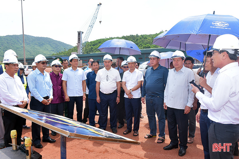 Đoàn tham quan Công ty CP Cảng quốc tế Lào – Việt. 3.jpg