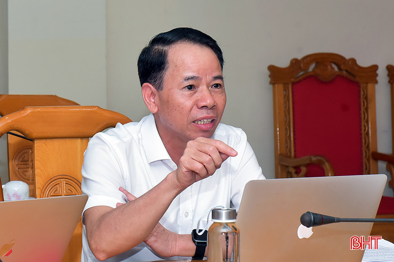 Giám đốc Sở Nội vụ Lê Minh Đạo tham gia thảo luận đánh giá các sáng kiến, đề tài. 5.jpg