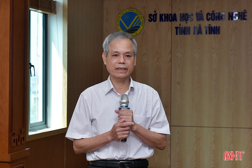 Chuyên gia Vũ Đăng Ninh (Công ty TNHH MTV ứng dụng và phát triển công nghệ NEAD, Bộ KH&CN) trao đổi các chuyên đề tại lớp tập huấn. 1.jpg