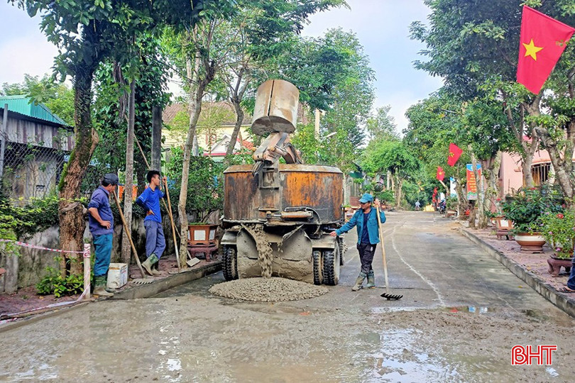 Thị trấn Hương Khê đóng góp gần 10 tỷ đồng để xây dựng đô thị văn minh. 4.jpg