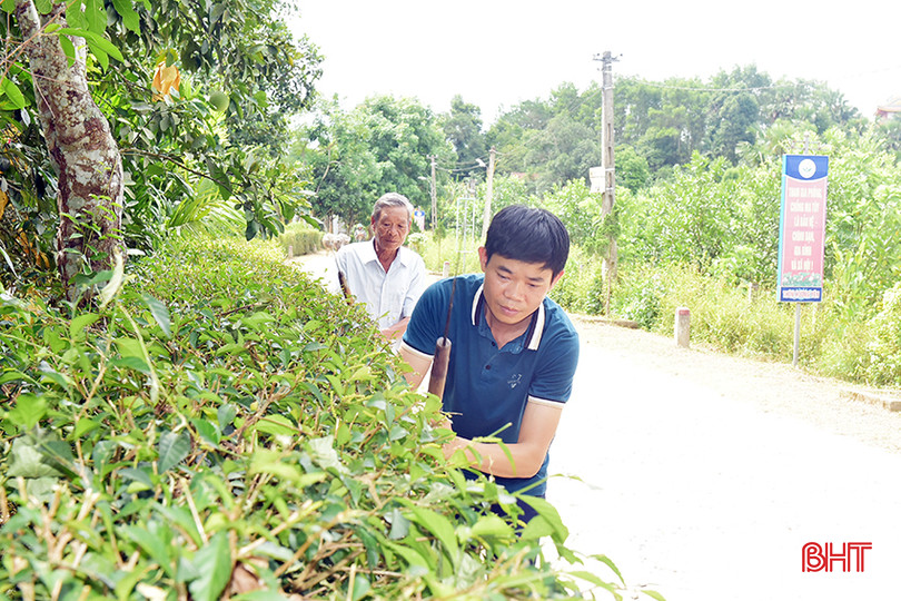 Anh Sơn vừa nỗ lực trong sản xuất, vừa gương mẫu trong xây dựng NTM. 4.jpg