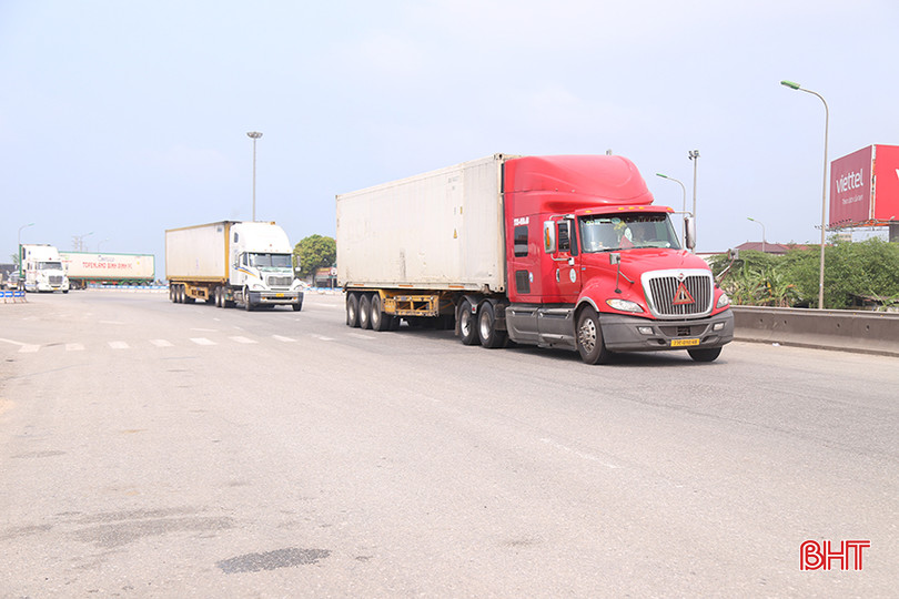Việc xử lý nghiêm hành vi vi phạm giao thông trên quốc lộ 1 tuyến tránh TP Hà Tĩnh là điều hết sức cần thiết. an-toan-giao-thong-3.jpg
