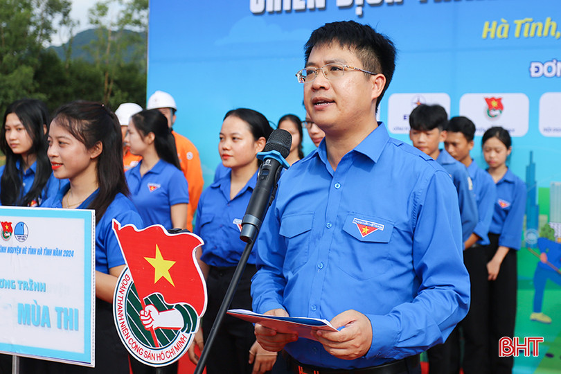 Phó Bí thư Tỉnh đoàn Nguyễn Viết Hải Đăng phát động tại lễ ra quân. aIMG_4851.jpg