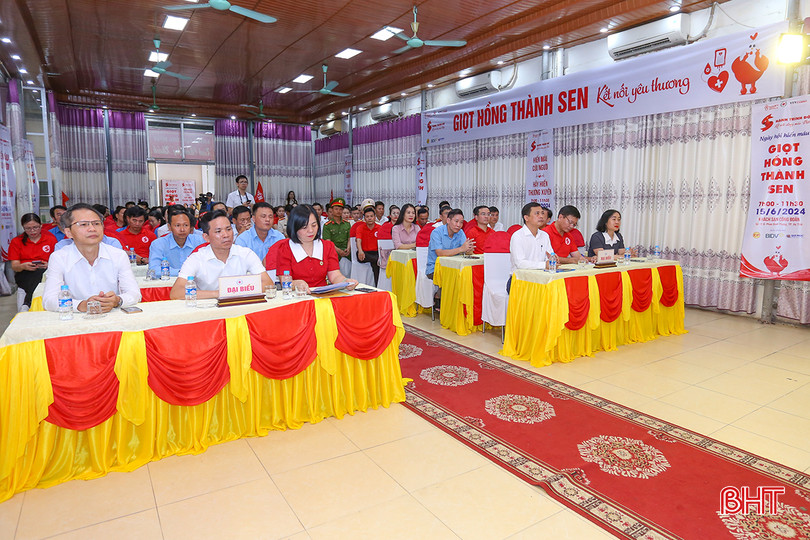 Đại biểu tham dự chương trình "Hành trình Đỏ" lần thứ III. aIMG_6358.jpg