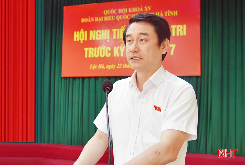 Đại biểu Lê Anh Tuấn tiếp thu, giải trình các ý kiến, kiến nghị của cử tri. DSC_5545.JPG