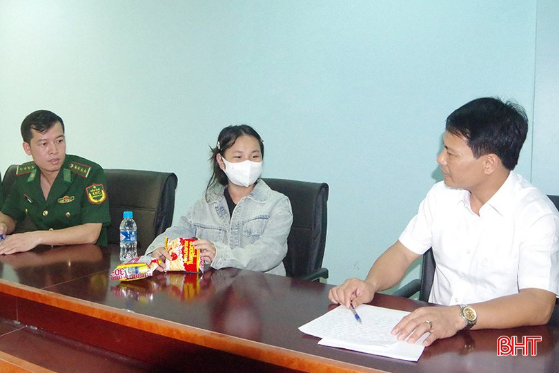 BĐBP Hà Tĩnh vừa giải cứu thành công cháu gái 13 tuổi bị lừa bán ra nước ngoài. z5374587077559_0e2efd9dac22def123d973eba0faf90c.jpg