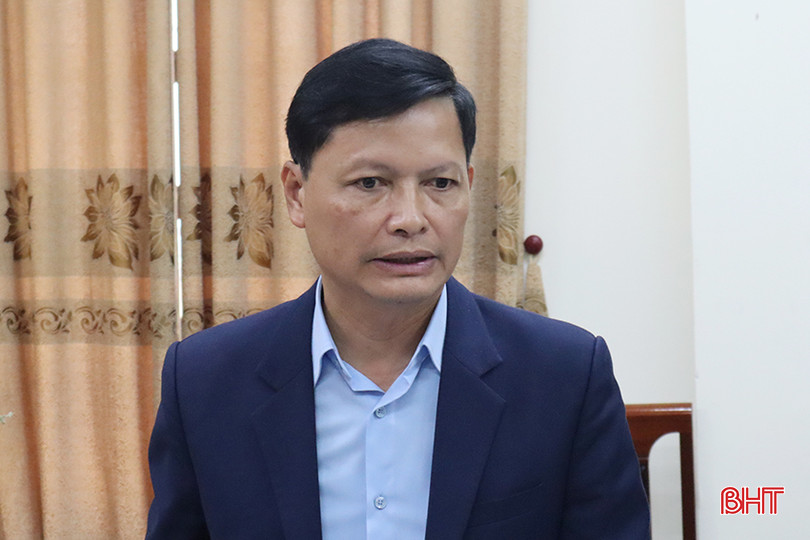 Giám đốc Sở Công thương Hoàng Văn Quảng: Đề nghị xem xét bố trí ngân sách tập trung đầu tư hoàn thiện hạ tầng kỹ thuật, nhất là hạ tầng xử lý chất thải của các CCN đang do Nhà nước làm chủ đầu tư. IMG_1566.JPG