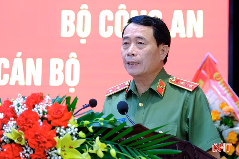 Thứ trưởng Lê Quốc Hùng phát biểu giao nhiệm vụ.jpeg