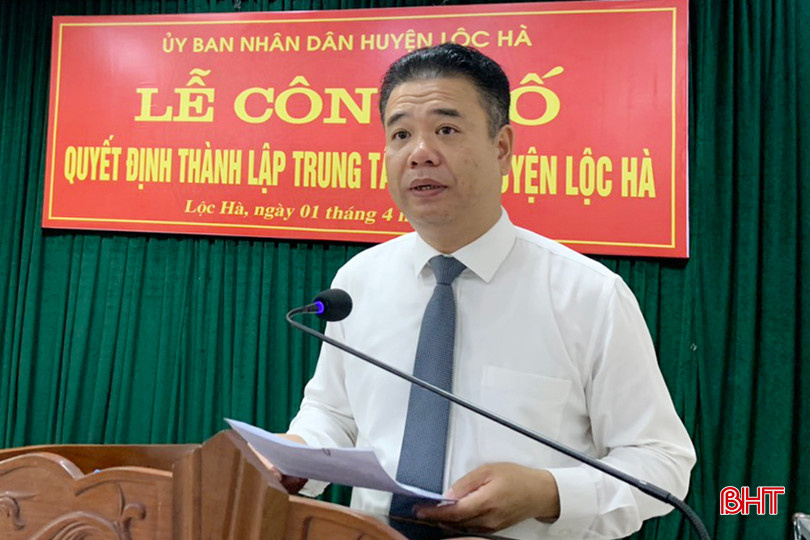 Phát biểu giao nhiệm vụ, Chủ tịch UBND huyện Lộc Hà Nguyễn Việt Hùng yêu cầu: Sau thành lập, kiện toàn, trung tâm phải nhanh chóng ổn định tình hình, sử dụng có hiệu quả hệ thống cơ sở hạ tầng và trang thiết bị hiện có, cùng nhau đoàn kết, khắc phục khó khăn để thực hiện tốt các nhiệm vụ được giao. 222.jpg