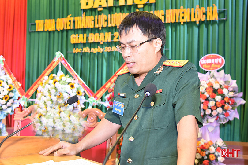 Đại tá Phùng Mạnh Cường - Phó Chính ủy Bộ CHSQ tỉnh đánh giá cao những kết quả của LLVT Lộc Hà đạt được trong 5 năm qua và mong muốn trong những năm tới, phong trào thi đua quyết thắng sẽ tiếp tục lan tỏa sâu rộng, đạt được những thành tích cao hơn nữa. DSC_6842.JPG
