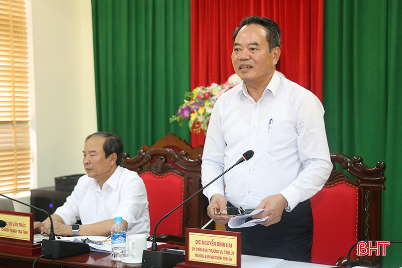 Trưởng ban Nội chính Tỉnh ủy Nguyễn Đình Hải kết luận phiên tiếp công dân. tiep-cong-dan-5.jpg