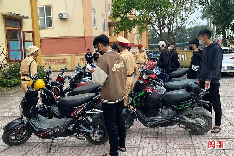 Nhà trường, phụ huynh cần phối hợp tốt với lực lượng chức năng trong quản lý, giáo dục con em nhằm nâng cao ý thức tham gia giao thông. tai-nan-giao-thong-04.jpg