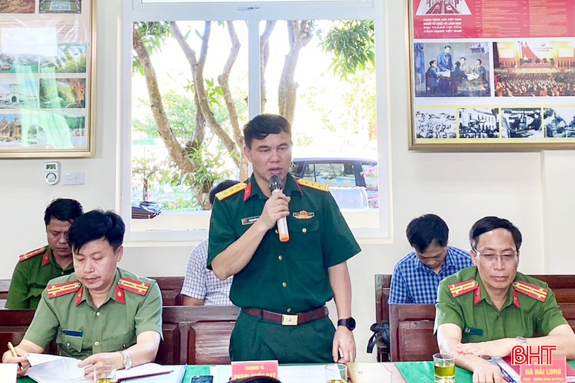 Thượng tá Đạt tham gia đóng góp ý kiến trong phối hợp thực hiện nhiệm vụ QP - AN trên địa bàn. 3 - Copy.jpg