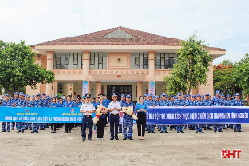 Đoàn viên thanh niên Hải đội 102 gắn các hoạt động tình nguyện hè với công tác tuyên truyền Luật Cảnh sát biển. 3 - Copy.jpg