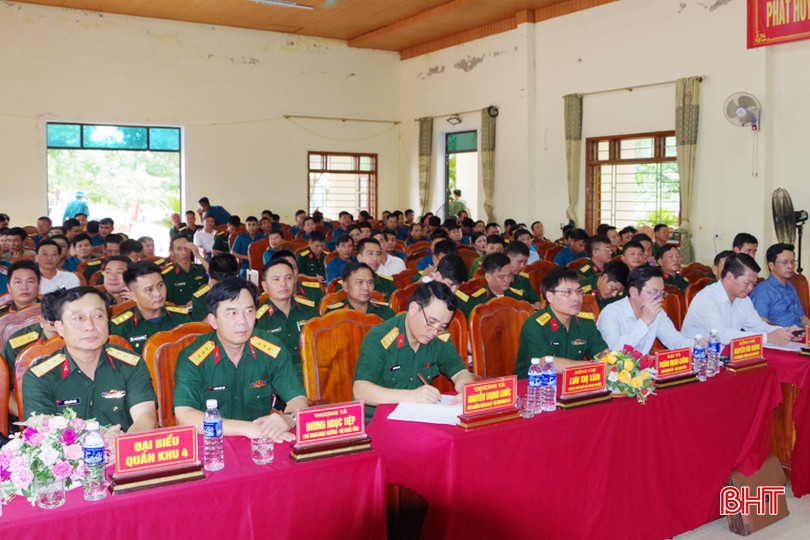Sau diễn tập, Bộ CHQS tỉnh tiến hành rút kinh nghiệm cho ban CHQS 13 cấp huyện, 53 ban CHQS cấp xã diễn để kịp thời thống nhất, chỉ đạo nhiệm vụ diễn tập cấp xã năm 2024 và những năm tiếp theo. 1 - Copy.jpg