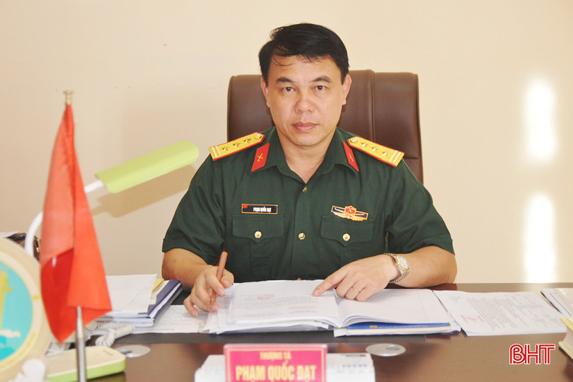 Thượng tá Phạm Quốc Đạt - Chỉ huy trưởng Ban CHQS huyện Hương Sơn là điển hình tiên tiến trong phong trào thi đua quyết thắng của LLVT Hà Tĩnh. 1 - Copy.jpg