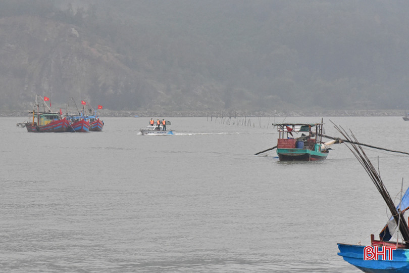 BĐBP Cửa Sót tuần tra, kiểm soát vùng biển gần bờ ở xã Thạch Kim. DSC_2273 - Copy.JPG