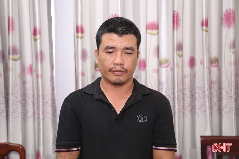 18 ngày sau khi gây ra vụ tai nạn giao thông liên hoàn khiến 3 người chết trên quốc lộ 1 ở xã Cẩm Thịnh, huyện Cẩm Xuyên, đối tượng Bùi Ngọc Hải mới ra đầu thú cơ quan công an. tai-nan-1.jpg