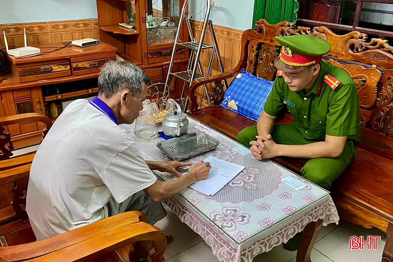 Công an TP Hà Tĩnh tuyên truyền, khuyến cáo với người cao tuổi trên địa bàn chấp hành pháp luật, lưu ý vấn đề an toàn khi tham gia giao thông. giao-thong.jpg