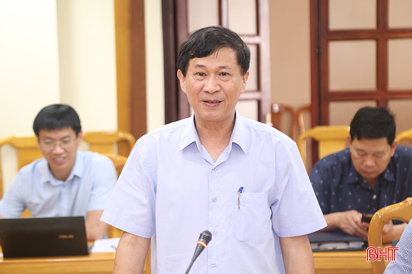 Đại tá Đặng Hoài Sơn - Phó Giám đốc Công an tỉnh, Phó Trưởng ban ATGT tỉnh báo cáo việc thực hiện chính sách, pháp luật về bảo đảm trật tự, an toàn giao thông từ năm 2009 đến năm 2023 trên địa bàn Hà Tĩnh. giam-sat-giao-thong-3.jpg