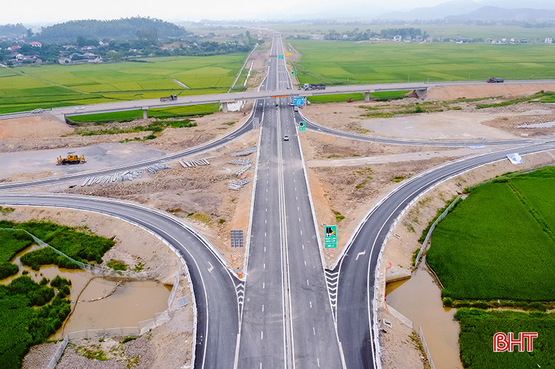 Phương tiện được lưu thông trên cao tốc Diễn Châu - Bãi Vọt với tốc độ tối đa 90km/h và tốc độ tối thiểu 60 km/h. cao-toc-dien-chau-bai-vot-1.jpg