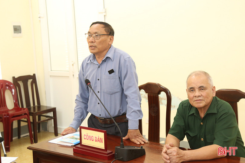 Nhiều vụ việc kiến nghị, phản ánh của công dân đã được giải quyết thấu đáo (Trong ảnh: Ông Phạm Tiến Đường và ông Trần Sỹ Lập phản ánh liên quan tới trách nhiệm của UBND xã Ngọc Sơn (Thạch Hà) tại phiên tiếp công dân định kỳ tháng 4/2024). Nhiều vụ việc kiến nghị, phản ánh của công dân đã được giải quyết thấu đáo (Trong ảnh: Ông Phạm Tiến Đường và ông Trần Sỹ Lập phản ánh liên quan tới trách nhiệm của UBND xã Ngọc Sơn (Thạch Hà) tại phiên tiếp công dân định kỳ tháng 4/2024).