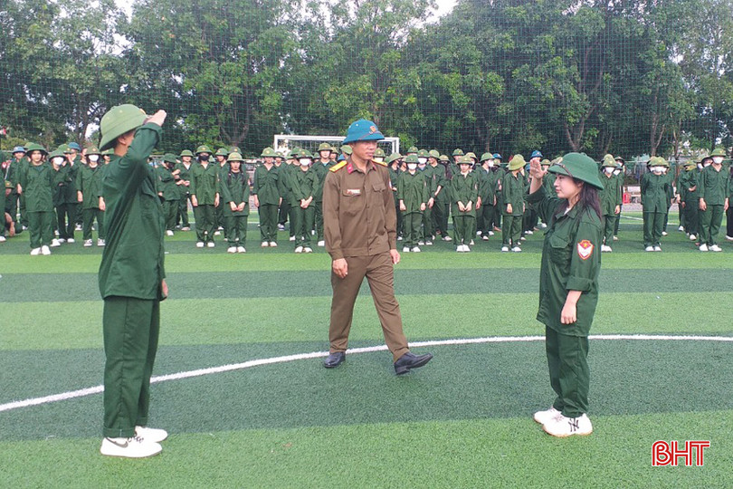 Học sinh Trường THPT Lê Quảng Chí (TX Kỳ Anh) học môn Giáo dục QP-AN. trường Lê Quảng Chí - Copy.jpg