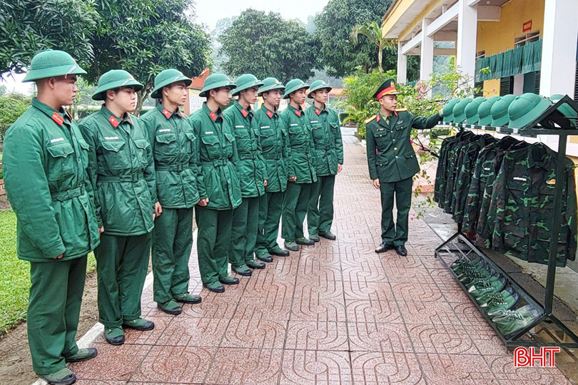 Hướng dẫn tân binh về công tác nội vụ, vệ sinh trong môi trường quân đội. 5 - Copy.jpg