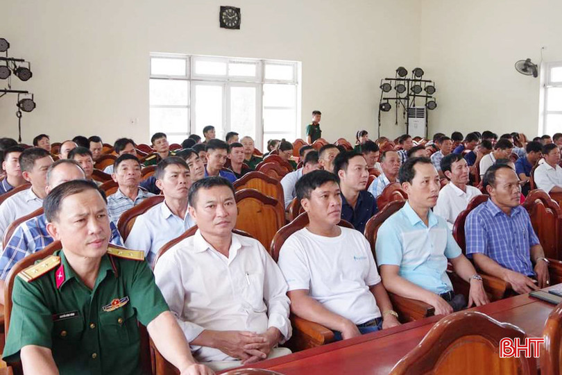 Huyện Thạch Hà trang bị kiến thức QP-AN cho các chức sắc, chức việc tôn giáo trên địa bàn. Thạch Hà - Copy.jpg
