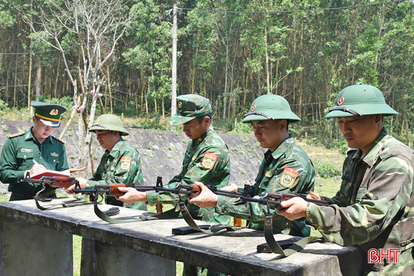 CBCS Đồn Biên phòng Phú Gia kiểm tra, bảo dưỡng vũ khí trước các đợt tuần tra biên giới. DSC_1467 - Copy.JPG