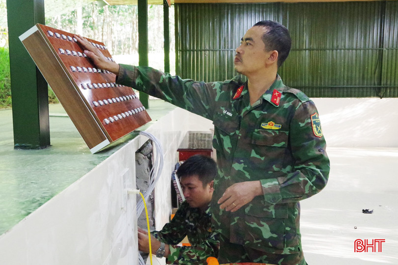 CBCS Lắp đặt, đấu nối hệ thống điện chiếu sáng phục vụ các hoạt động diễn tập. 1.jpg