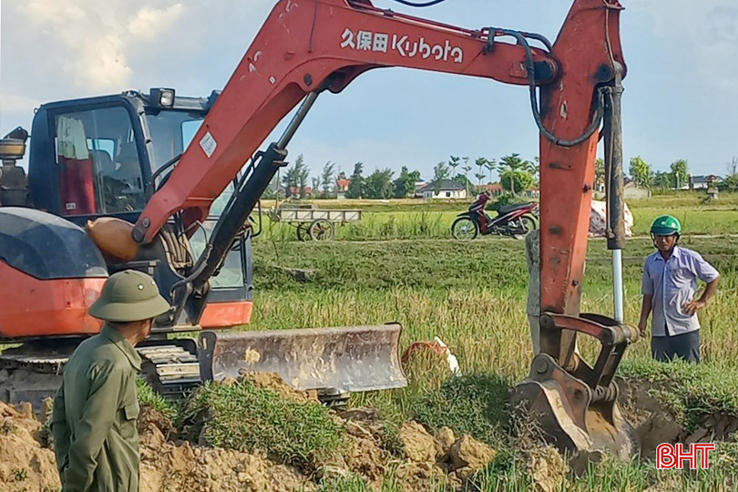 Xã Bình An phá các bờ vùng, bờ thửa để hình thành thửa ruộng lớn. ba3 - Copy.jpg
