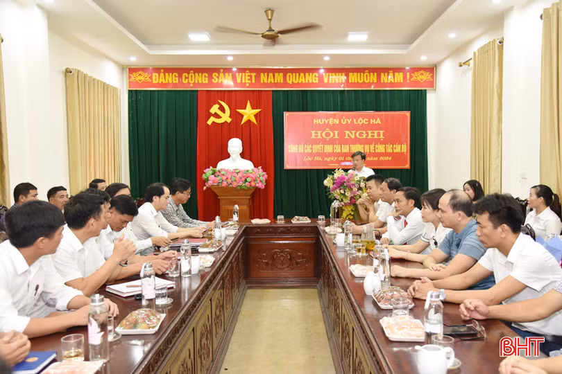 Lễ công bố quyết định của Ban Thường vụ Huyện ủy Lộc Hà về công tác cán bộ.