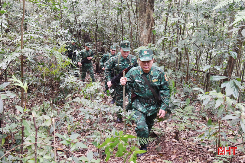 Tăng cường tuần tra, kiểm soát hai bên cánh gà cửa khẩu để ngăn chặn tình trạng XNC "chui". DSC_9839 - Copy.JPG
