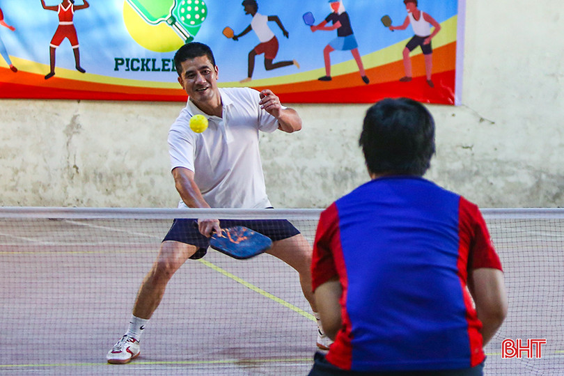 Pickleball mang phong cách kết hợp của quần vợt, cầu lông và bóng bàn. aIMG_3015.jpg