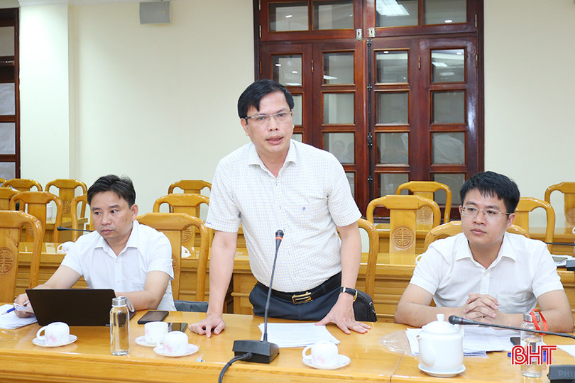 Chủ tịch UBND huyện Hương Sơn Trần Bình Thân thông tin về công tác chuẩn bị tại địa phương và góp ý vào việc phòng chống gian lận thi cử. aIMG_4562.jpg