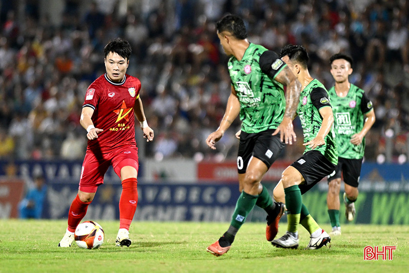 Hồng Lĩnh Hà Tĩnh tiếp đón CLB TP Hồ Chí Minh tại vòng 19 V.League. a1.jpg