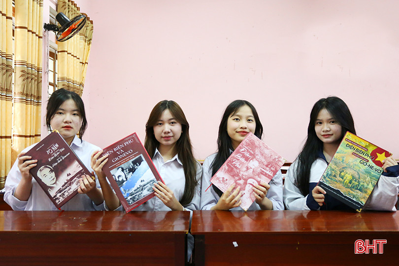 Học sinh lớp 11 Sử, Trường THPT Chuyên Hà Tĩnh tham gia với nhiều bài thi chất lượng. aIMG_1131.jpg