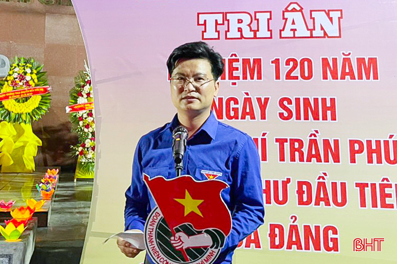 Phó Bí thư Tỉnh đoàn Hoàng Cẩm Thạch phát biểu tại buổi lễ. az5376489862091_163810c38816aa8e6cf76a9dc1bfbc25.jpg