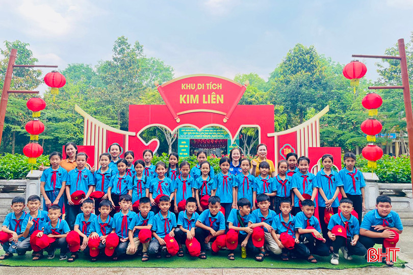 Liên đội Trường Tiểu học Lâm Hợp (huyện Kỳ Anh) tham quan các địa chỉ đỏ. a5cb50a51ec71422f1b60.jpg