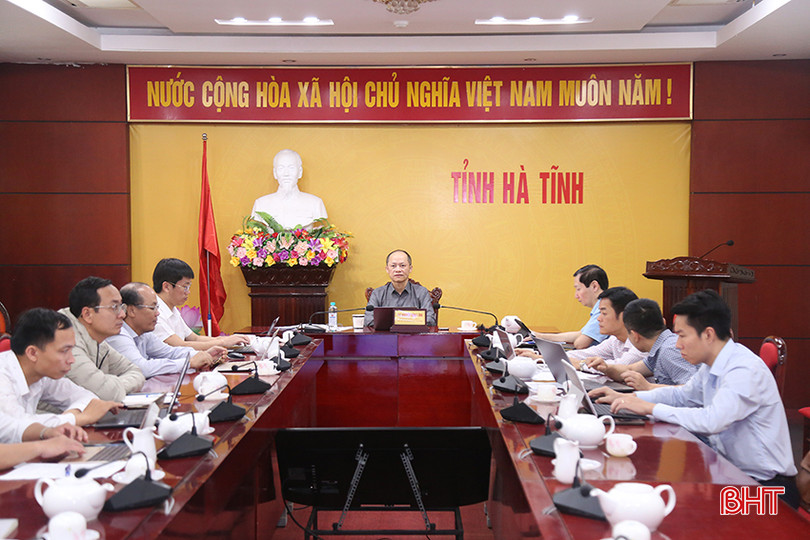 Phó Chủ tịch Thường trực UBND tỉnh Nguyễn Hồng Lĩnh điều hành điểm cầu Hà Tĩnh. cao-toc-bac-nam.jpg