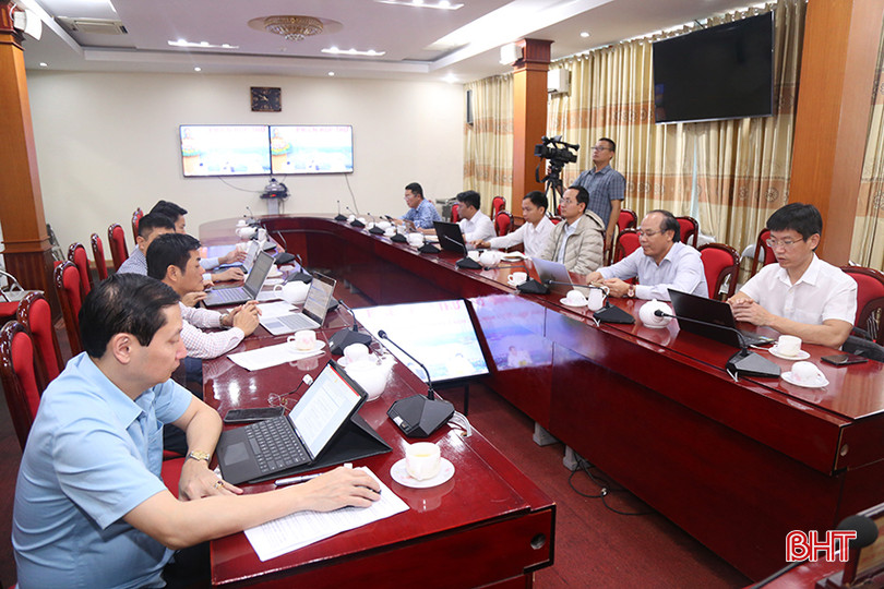 Các đại biểu tham dự điểm cầu Hà Tĩnh. cao-toc-bac-nam-1.jpg