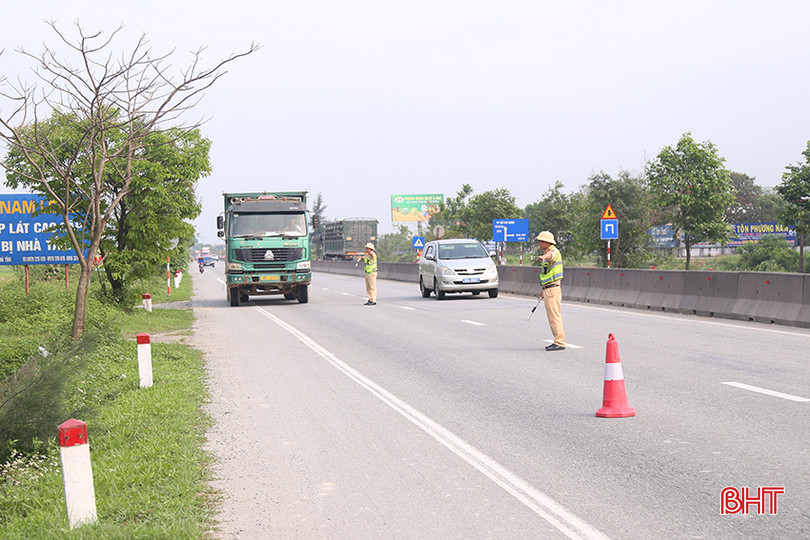CSGT Công an Hà Tĩnh tăng cường kiểm tra, xử lý tài xế sử dụng ma túy khi điều khiển phương tiện tham gia giao thông. ma-tuy-3.jpg