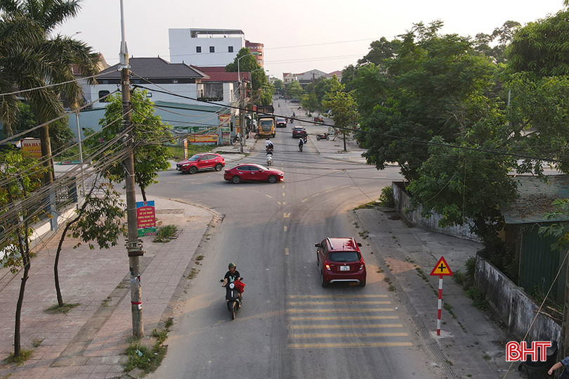 Cần sớm có thêm biện pháp đảm bảo ATGT ở ngã tư giao đường Hà Hoàng với đường Lê Ninh kéo dài. an-toan-giao-thong-3.jpg