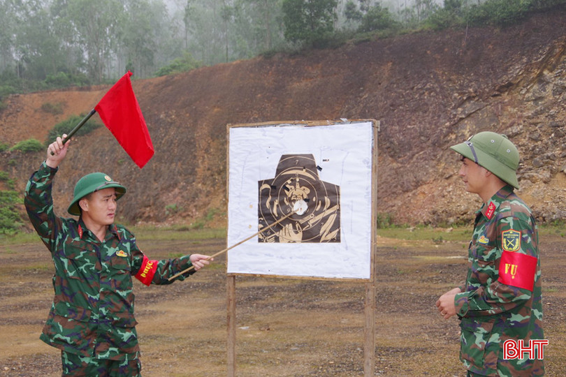 Nhờ huấn luyện tốt nên kết quả bắn đạn thật của lực lượng dân quân Lộc Hà đạt tỷ lệ khá, giỏi cao. 3.jpg