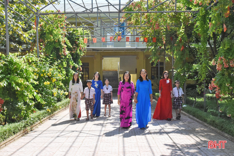 Tập thể sư phạm Trường Tiểu học Mai Phụ tích cực học tập và làm theo Bác để thực hiện tốt sứ mệnh "thay Đảng rèn người". 4028 - Copy.JPG